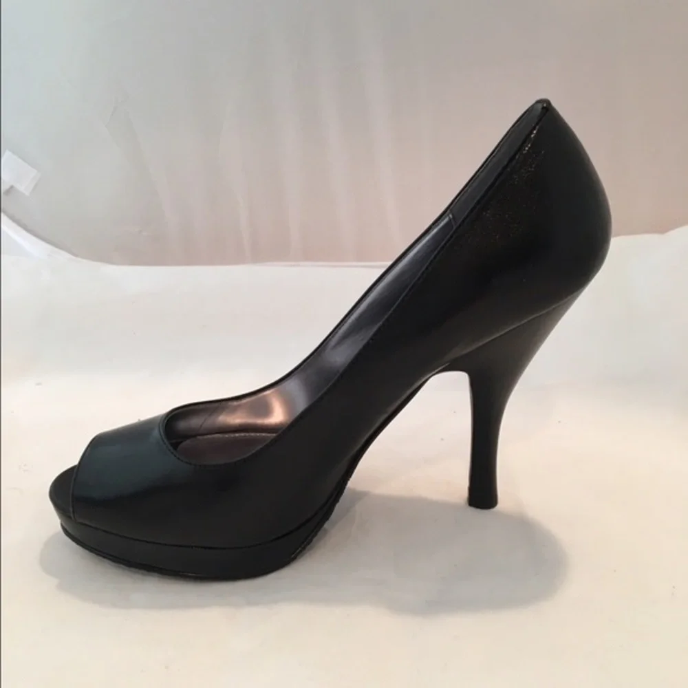 CALVIN Klein "Peak" leather pump - Picture 2 of 4